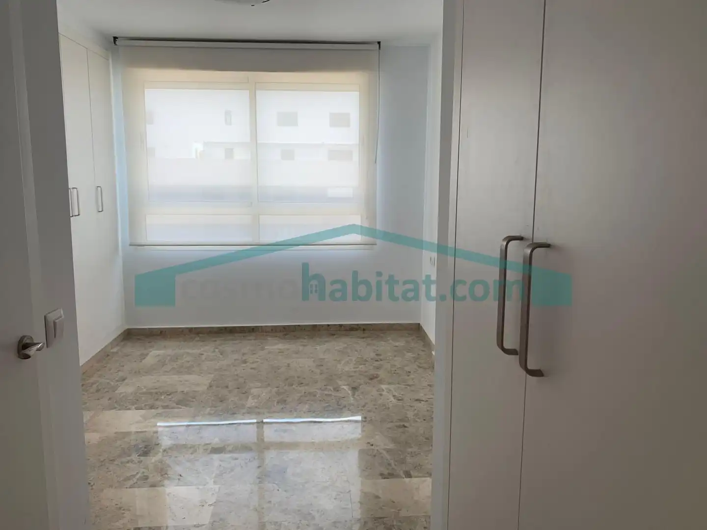 Dormitori de Pis en venda en  Valencia Capital amb Aire condicionat, Jardí privat i Moblat