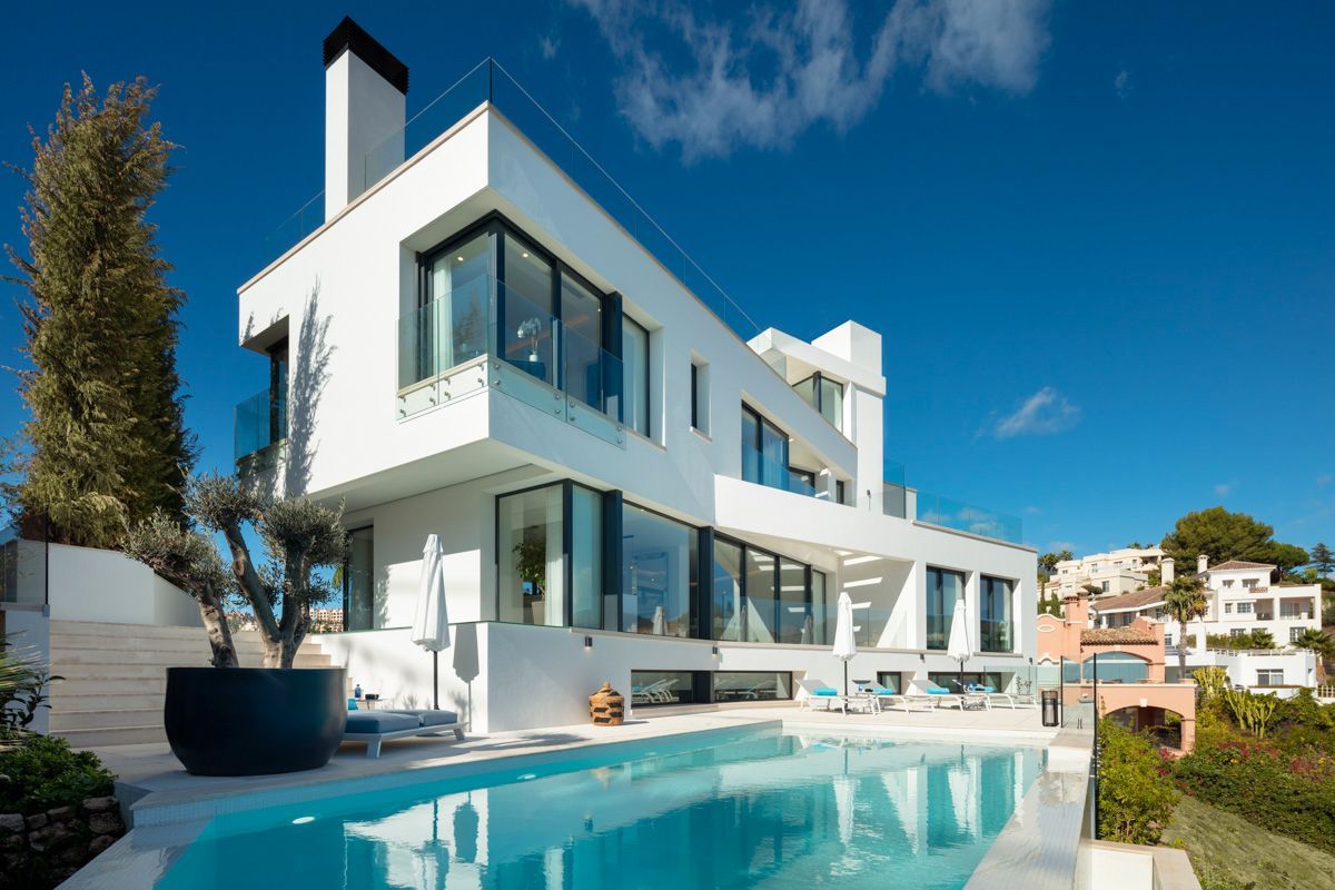 Exterior view of House or chalet for sale in Benahavís  with Air Conditioner, Terrace and Swimming Pool