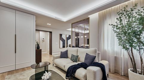 Piso renovado de 2 habitaciones en Lista