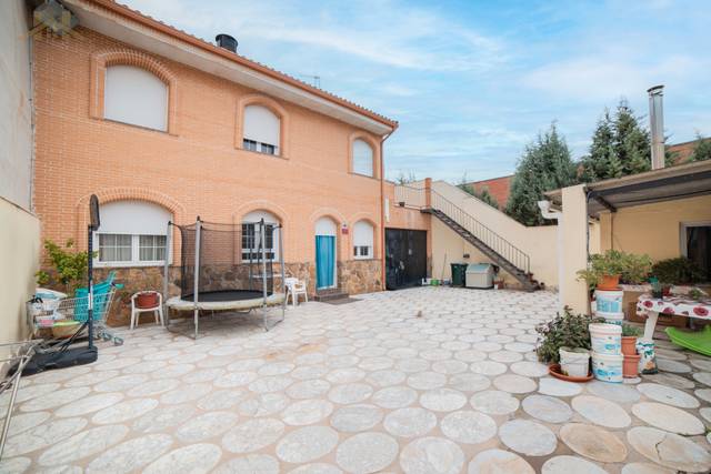 Casa adosada en Venta en Calle de Joaquín Turina en Los  Cestos  - Belén - Las Eras
