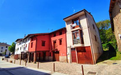 Vista exterior de Casa o xalet en venda en Ezcaray amb Terrassa, Traster i Moblat