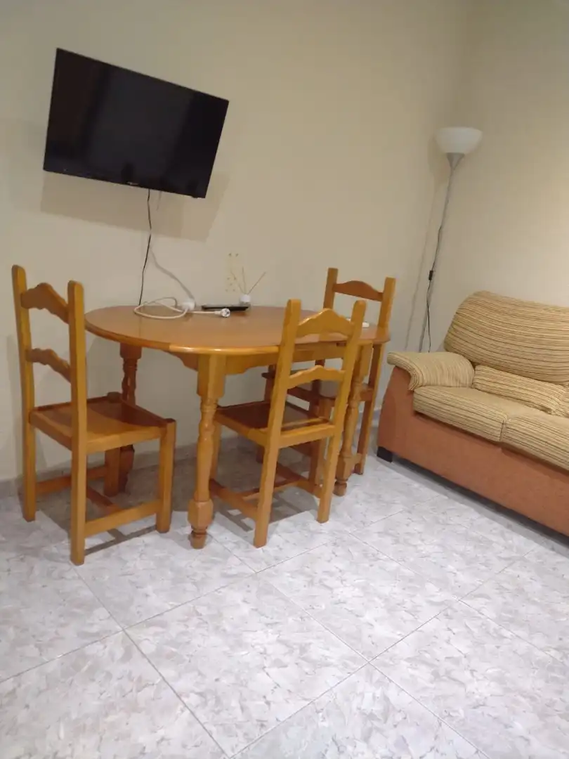 Menjador de Apartament de lloguer en Córdoba amb Aire condicionat, Calefacció i Moblat