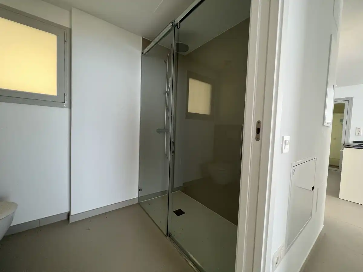 Bany de Apartament de lloguer en Benalmádena amb Aire condicionat, Balcó i Es permeten mascotes