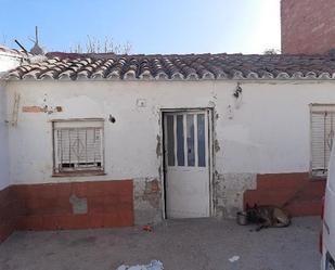Vista exterior de Casa adosada en venda en Bell-lloc d'Urgell