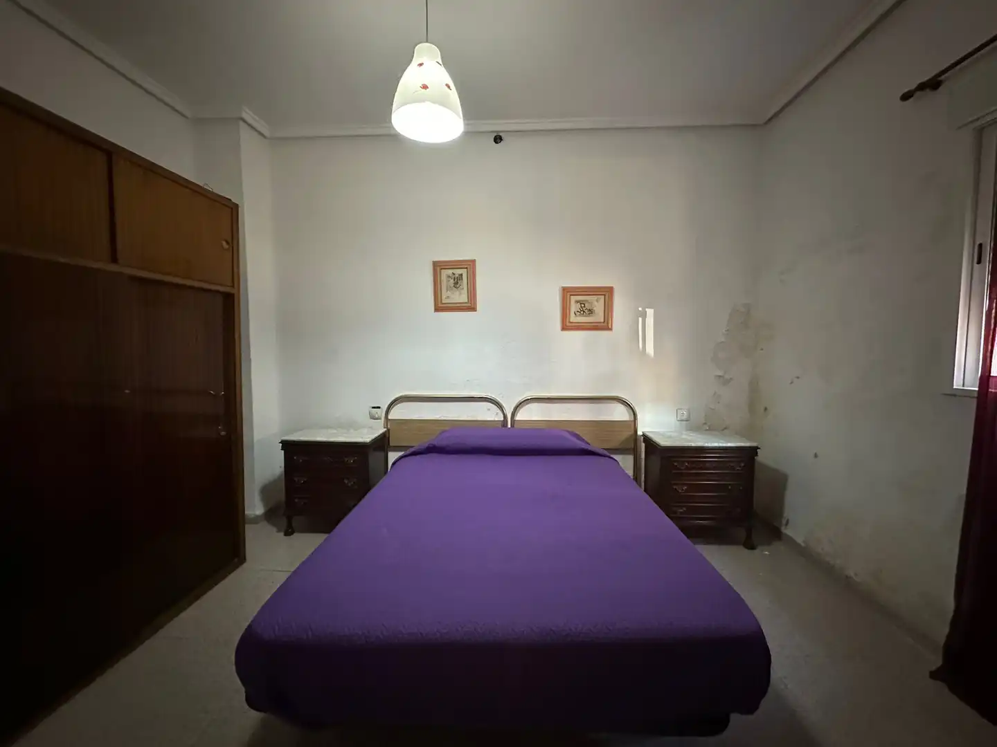 Habitación de Casa adosada en venta en Burjassot
