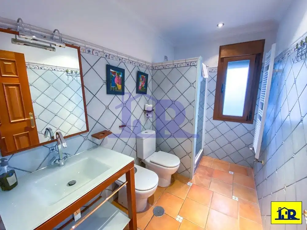 Bathroom of Houses for sale in Arcas del Villar  with Air Conditioner, Heating and Terrace