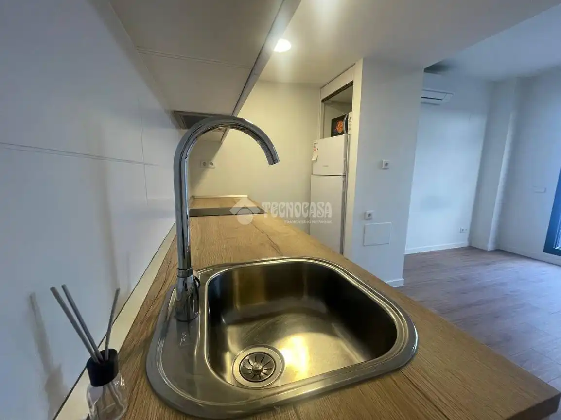 Cocina de Estudio en venta en San Sebastián de los Reyes con Aire acondicionado