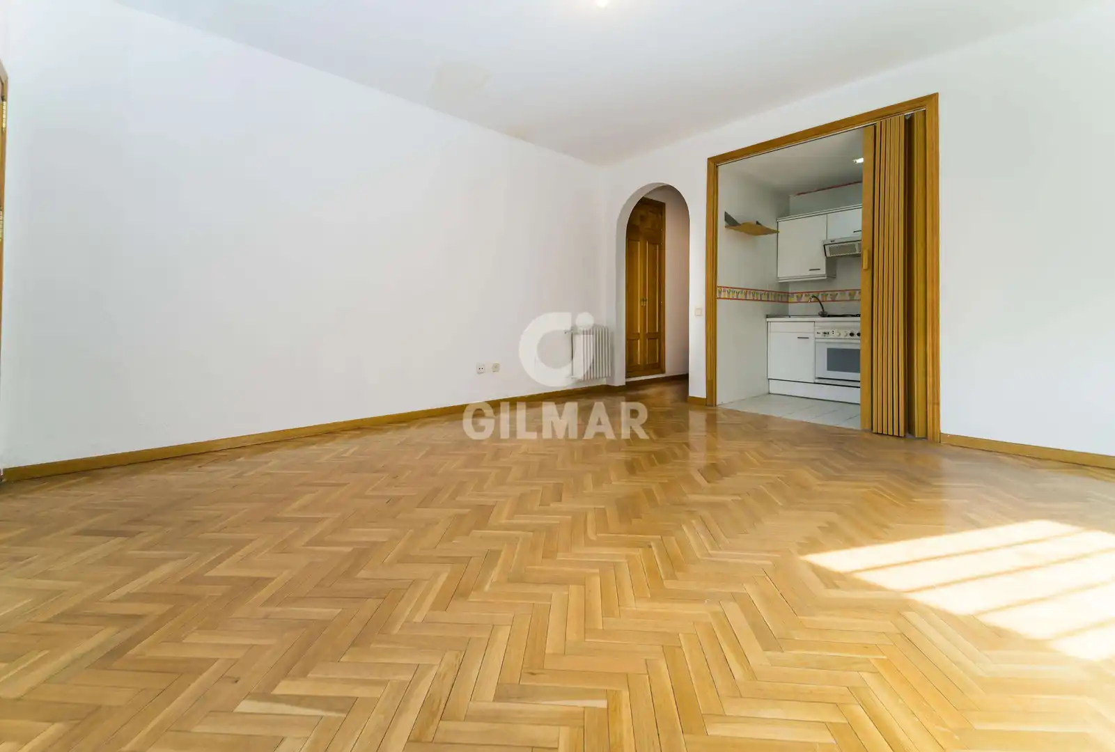 Habitación de Estudio en venta en Madrid con Calefacción, Jardín privado y Piscina