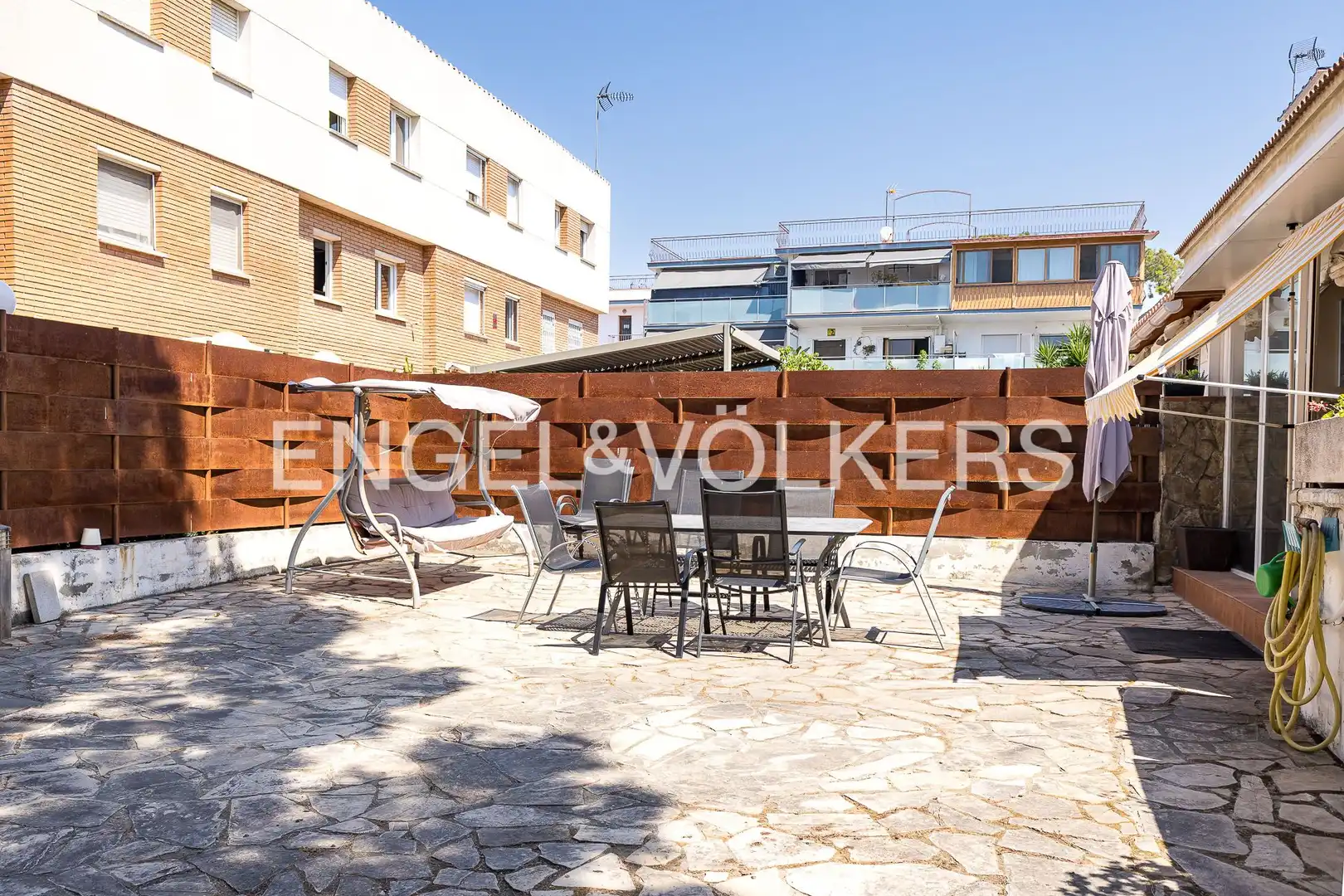 Terrassa de Casa o xalet en venda en Gavà amb Calefacció, Jardí privat i Terrassa