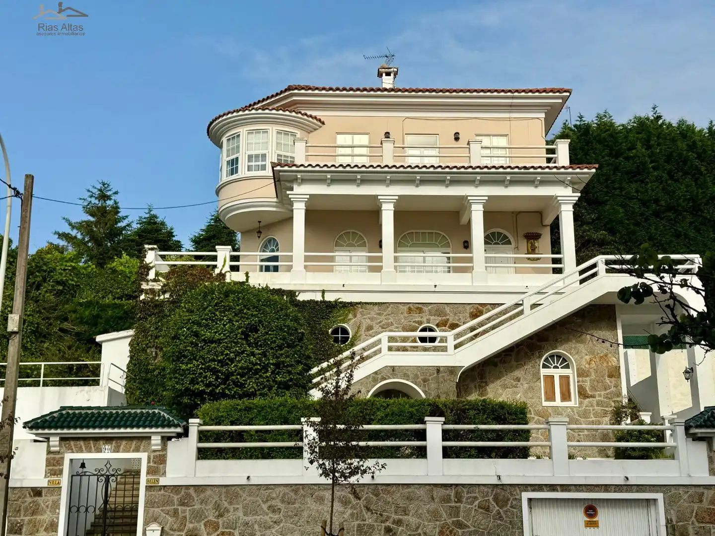 Exterior view of Houses for sale in Oleiros  with Terrace and Storage room