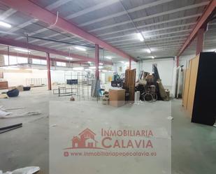 Nau industrial de lloguer en Baeza