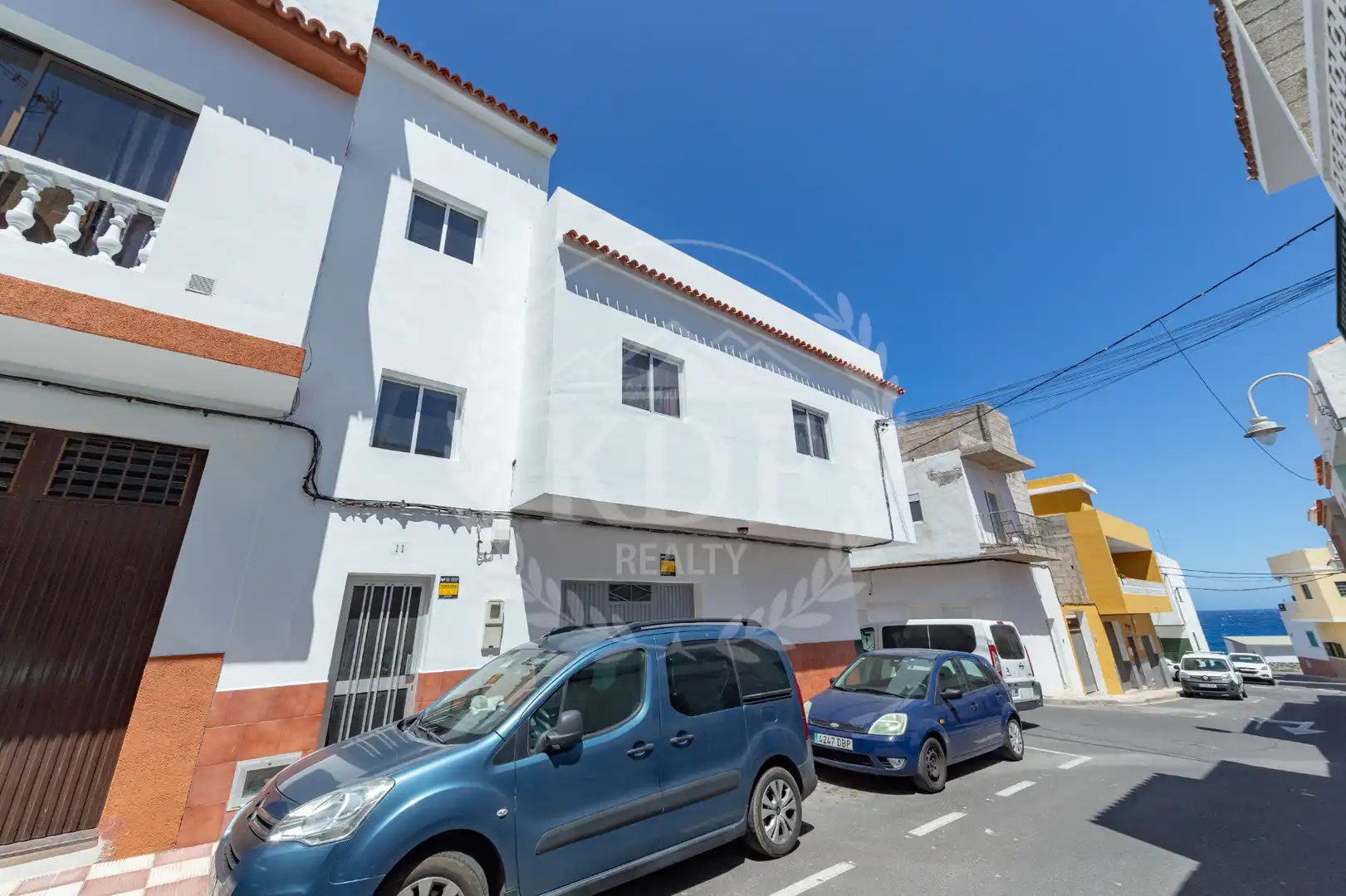Vista exterior de Edifici en venda en Arico amb Alarma