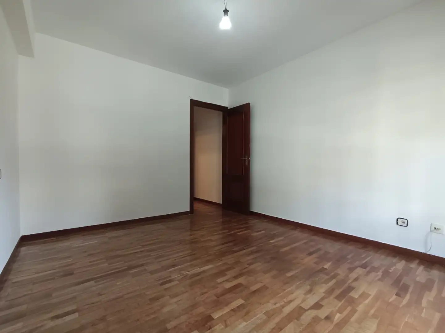 Habitación de Piso de alquiler en Gijón  con Calefacción, Parquet y Terraza