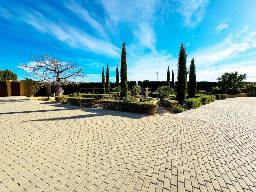 Terrassa de Casa o xalet en venda en Orihuela amb Aire condicionat, Jardí privat i Traster