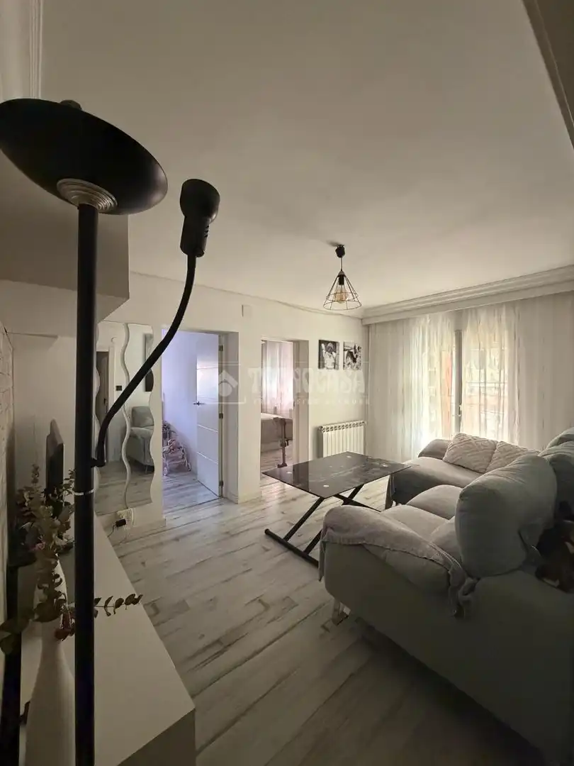 Sala d'estar de Pis en venda en Madrid amb Calefacció i Terrassa