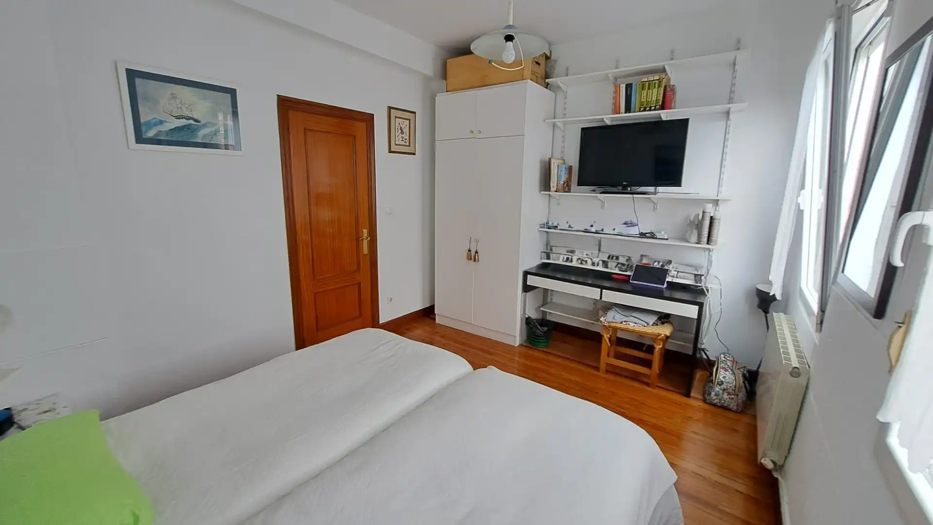 Dormitori de Casa o xalet en venda en Bilbao  amb Calefacció, Jardí privat i Terrassa