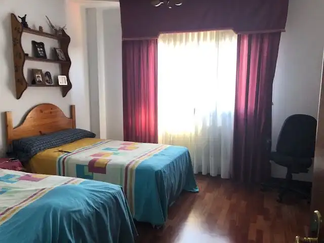 Habitación de Casa o chalet en venta en Llanera con Calefacción, Jardín privado y Parquet