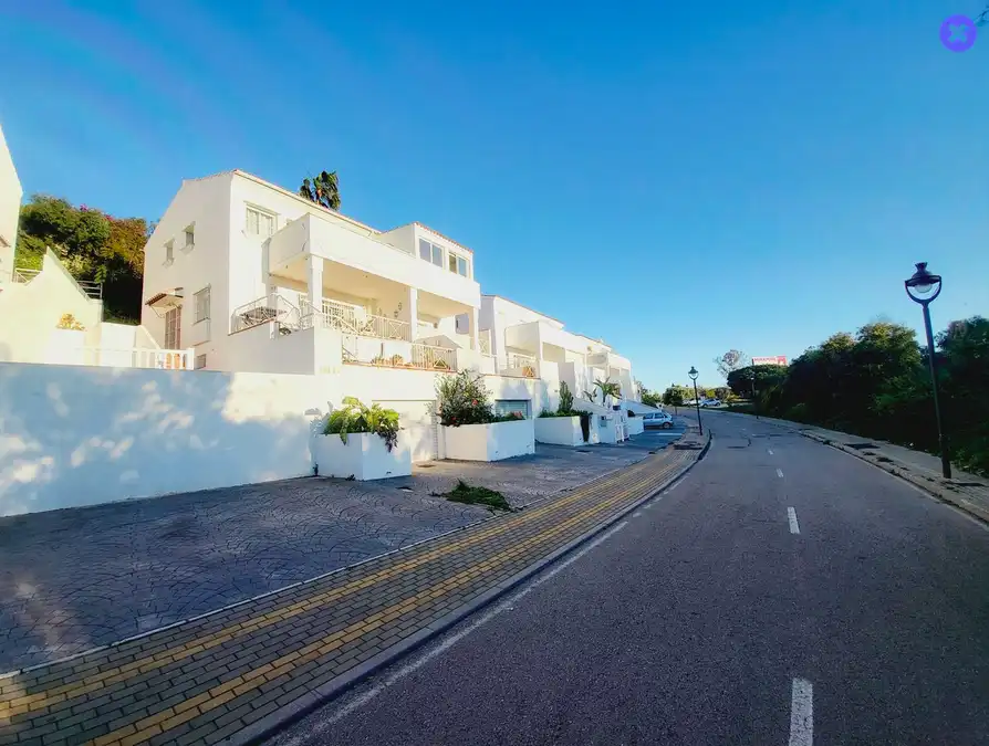 Adossat amb piscina en venda a Elviria - Cabopino