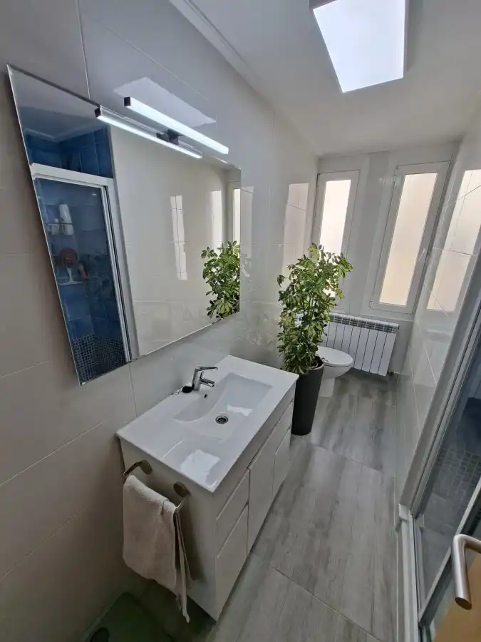 Bany de Apartament en venda en Vitoria - Gasteiz amb Calefacció, Parquet i Terrassa