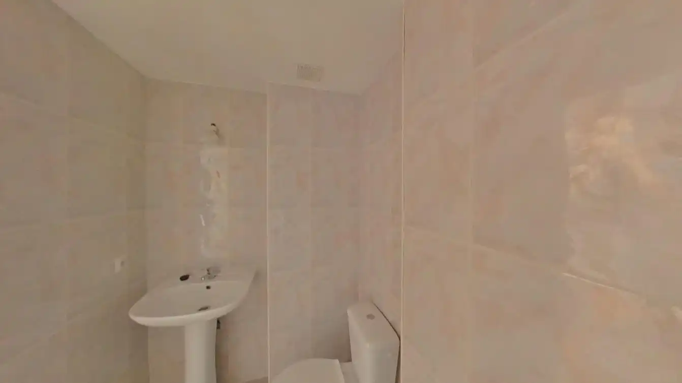 Bathroom of Flat for sale in Madrid
