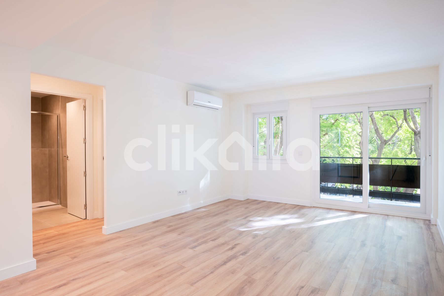 Bedroom of Flat for sale in  Sevilla Capital  with Air Conditioner and Terrace
