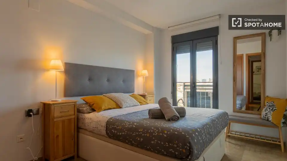 Appartamento con terrazza in affitto a Quatre Carreres, imagen 14