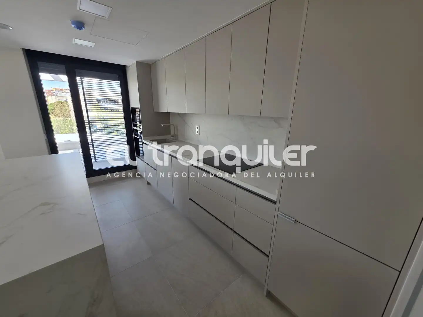Kitchen of Flat for rent in Madrid  with Air Conditioner, Terrace and Storage room