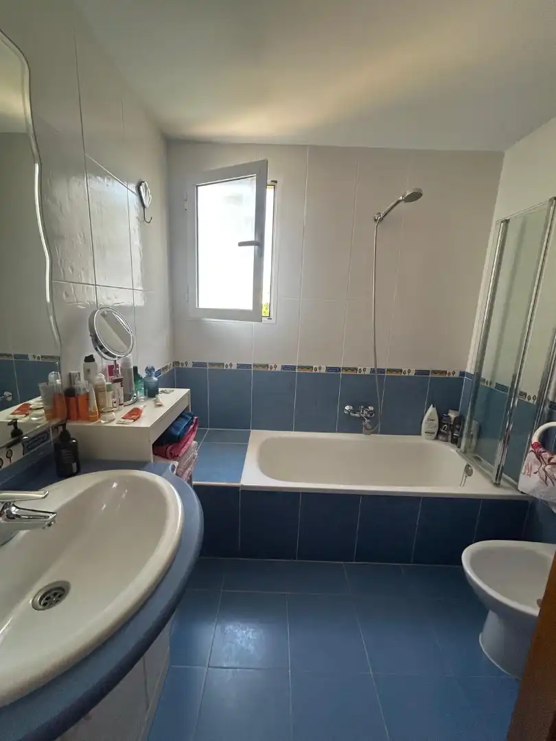 Baño de Apartamento en venta en Gandia con Aire acondicionado, Amueblado y Piscina comunitaria