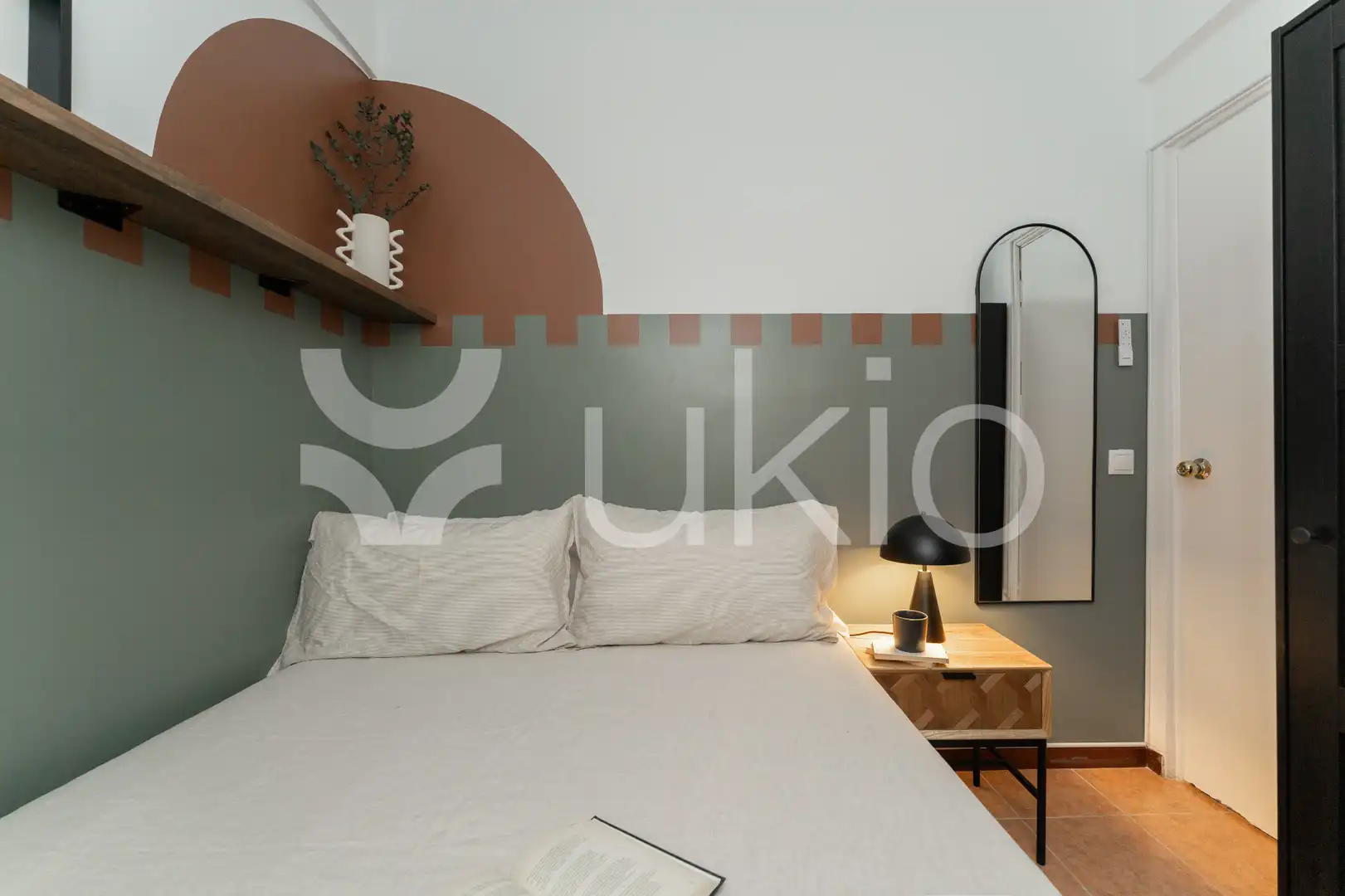 Dormitori de Apartament de lloguer en Madrid amb Aire condicionat, Calefacció i Terrassa