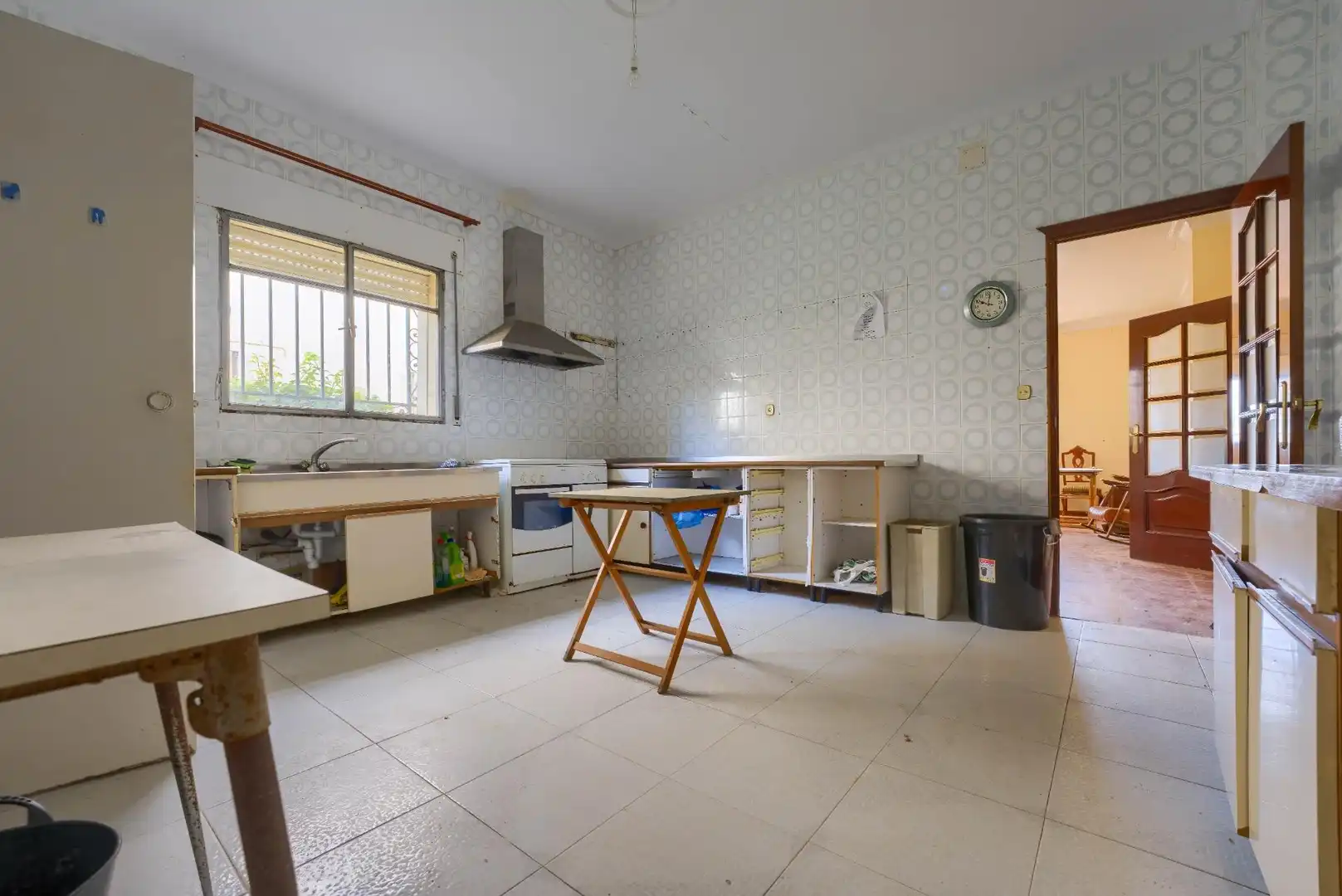 Kitchen of Houses for sale in Sanlúcar la Mayor  with Air Conditioner, Private garden and Terrace