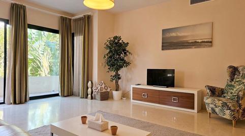 Foto 4 de Piso en venta en Urbanización Capanes Norte, 1r, Los Arqueros - Puerto del Almendro, Benahavís