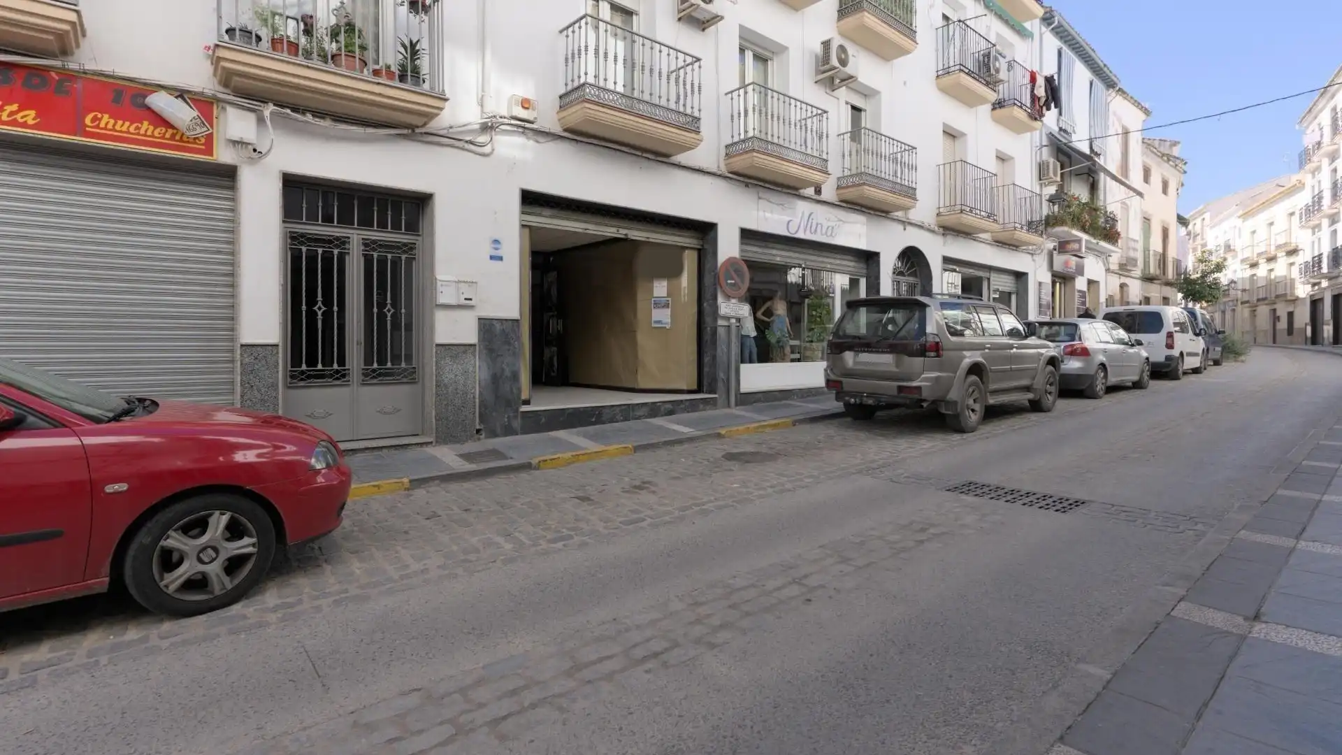 Vista exterior de Local en venta en Montefrío