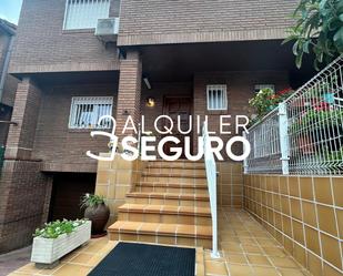 Vista exterior de Casa o xalet de lloguer en Alcalá de Henares amb Aire condicionat, Terrassa i Piscina