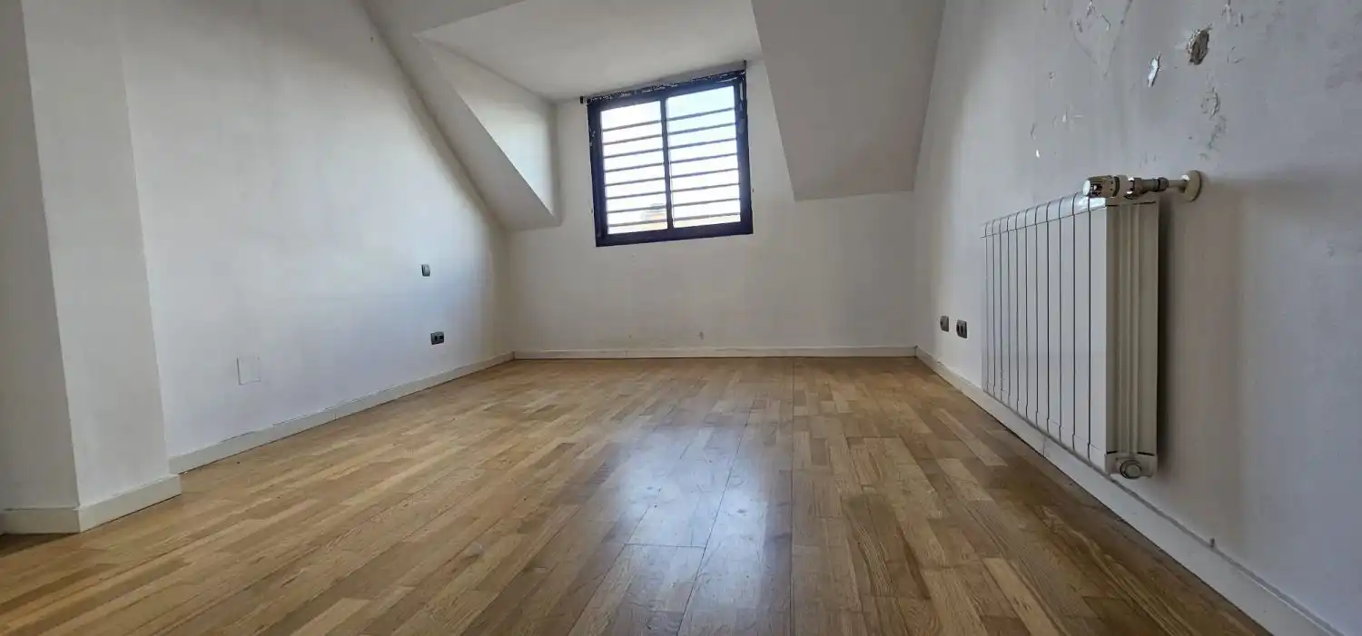 Habitación de Piso en venta en Velilla de San Antonio con Aire acondicionado, Terraza y Trastero