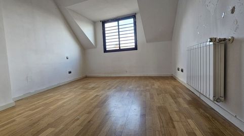 Foto 2 de Piso en venta en Miguel Hernandez, Velilla de San Antonio, Madrid