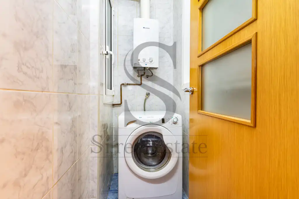 Bathroom of Flat for sale in Barcelona  with Air Conditioner and Parquet flooring