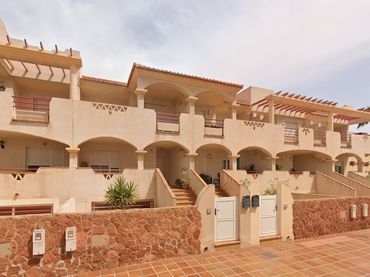 Casa bifamiliare con piscina in vendita a C/ Carabela