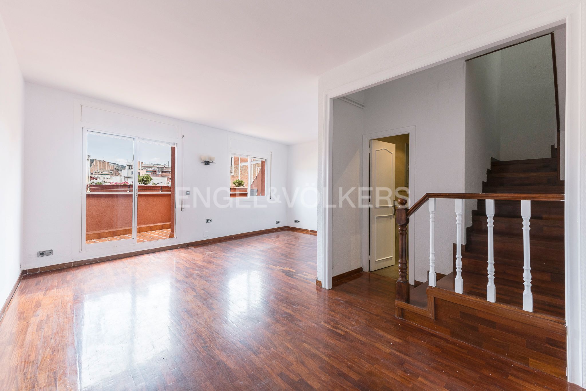 Sala d'estar de Dúplex en venda en  Barcelona Capital amb Calefacció, Terrassa i Balcó