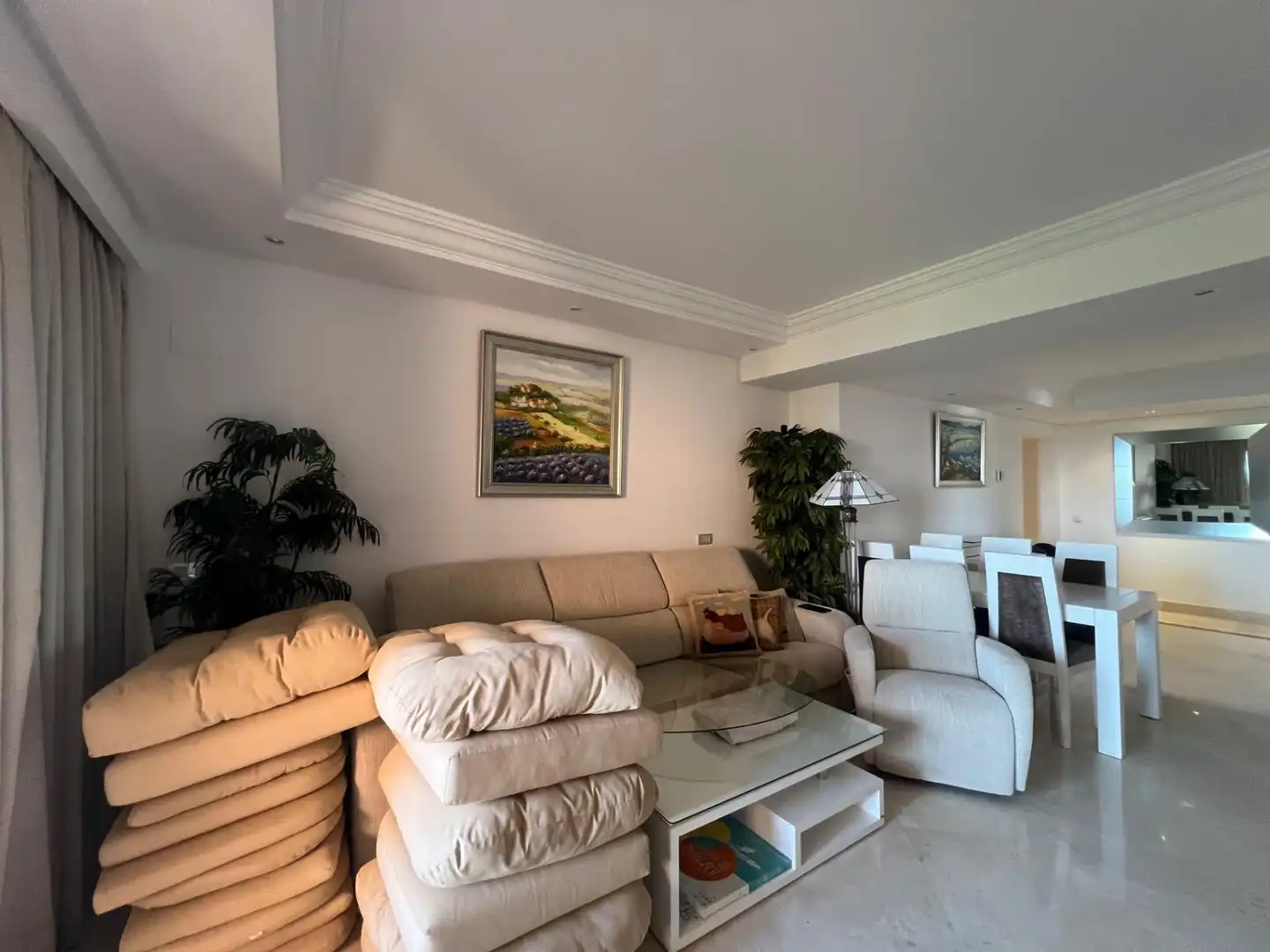 Living room of Flat for sale in Estepona  with Air Conditioner, Private garden and Terrace