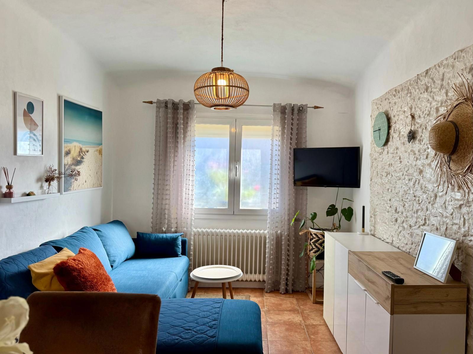 Sala de estar de Casa adosada en venta en Banyoles con Calefacción y Trastero