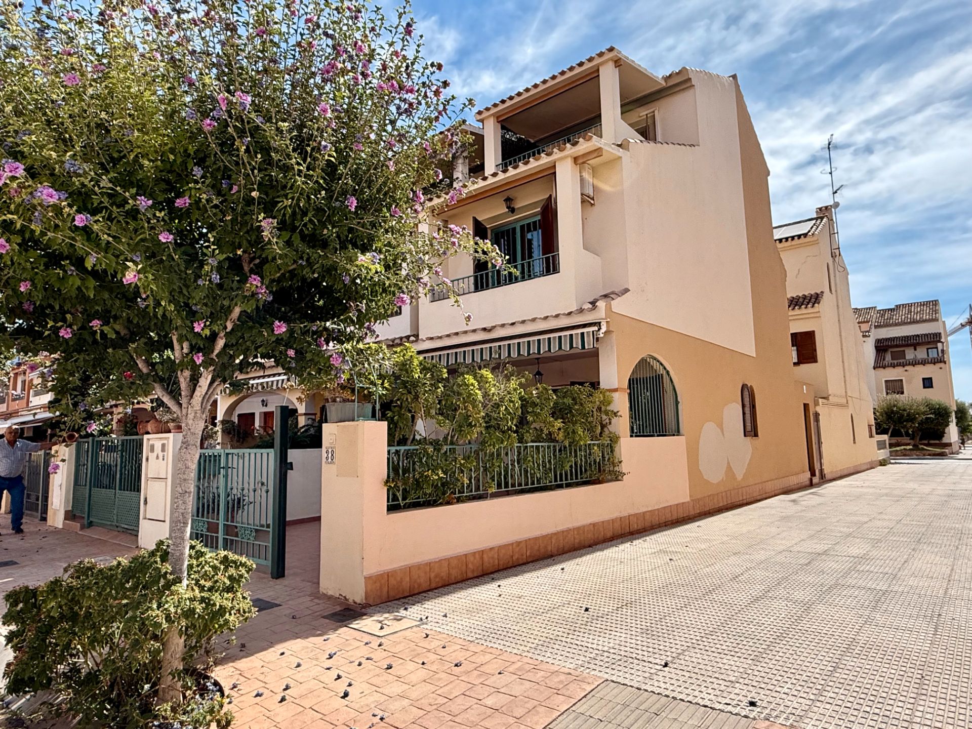Vista exterior de Dúplex en venta en Los Alcázares con Aire acondicionado, Terraza y Trastero