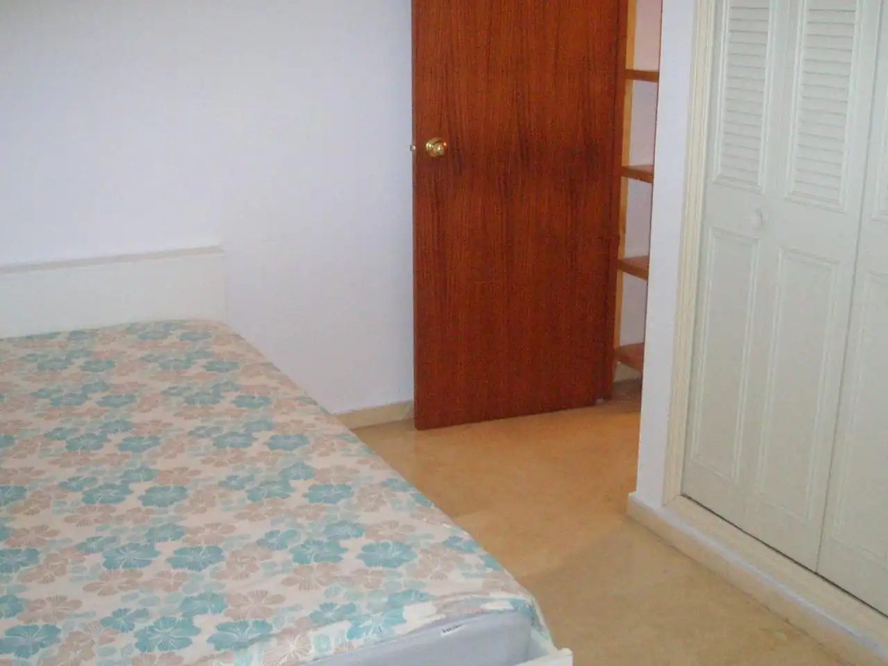 Habitación de Apartamento de alquiler en Sevilla con Aire acondicionado, Calefacción y Horno