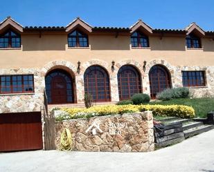 Vista exterior de Casa o xalet en venda en Palau-solità i Plegamans amb Terrassa