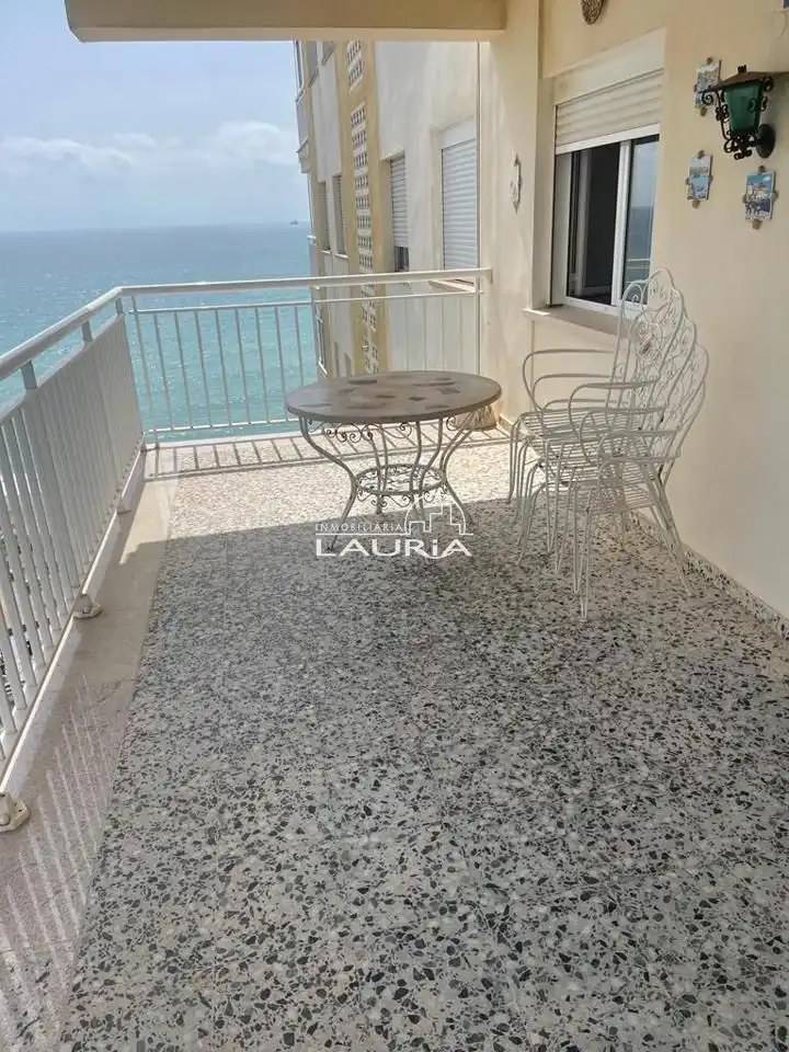 Flat with terrace to rent in Avenida Ferrandis Salvador