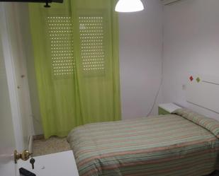 Dormitori de Apartament per a compartir en  Sevilla Capital amb Aire condicionat, Moblat i Internet