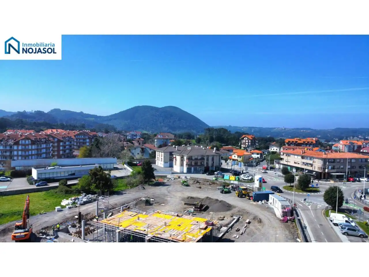Vista exterior de Apartamento en venta en Noja con Calefacción, Jardín privado y Terraza