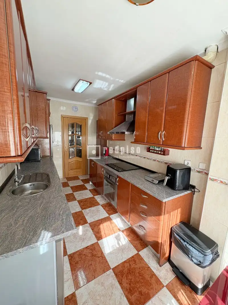 Cocina de Piso en venta en Madrid con Terraza y Trastero
