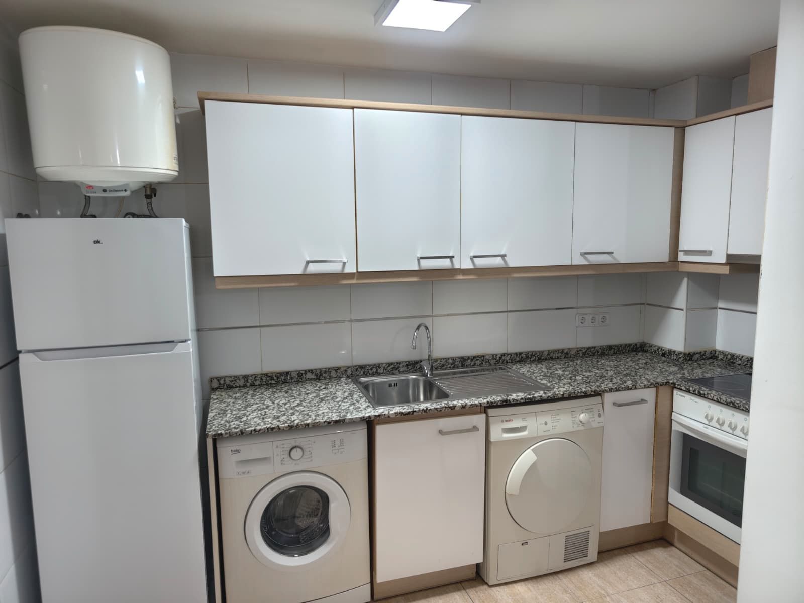 Cuina de Pis de lloguer en Benicarló amb Forn i Rentadora