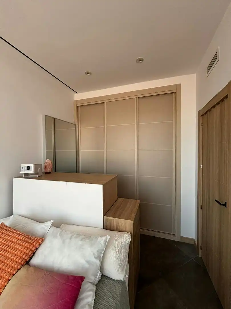 Schlafzimmer von Wohnung zur Miete in Madrid mit Klimaanlage, Heizung und Möbliert