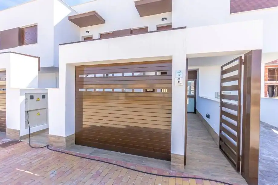 Vista exterior de Apartamento en venta en San Pedro del Pinatar con Aire acondicionado, Calefacción y Jardín privado